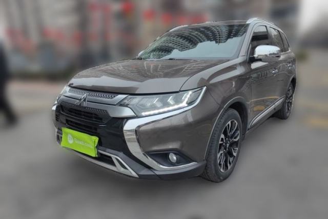 Used Mitsubishi Outlander 2019 2.4L 4x4 Zhi Xiang Edition 5 Seats China V Emission Standard