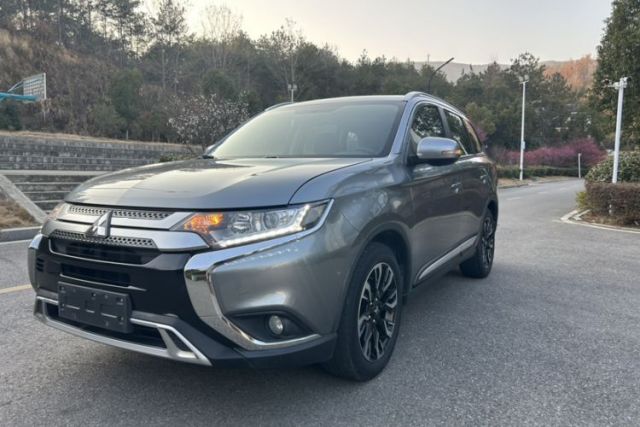 Used Mitsubishi Outlander 2019 2.0L Two-Wheel Drive Comfort Edition 5 Seats China VI Standard