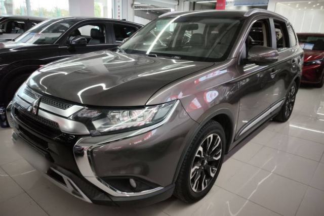 Used Mitsubishi Outlander 2019 2.0L Two-Wheel Drive Comfort Edition 7-Seater China VI Standard