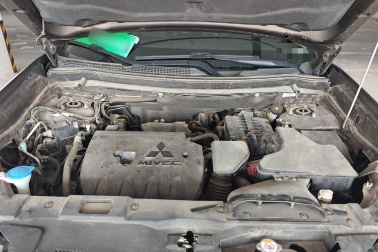 Used Mitsubishi Outlander 2019 2.4L 4x4 Zhi Xiang Edition 5 Seats China VI Standard Engine Bay