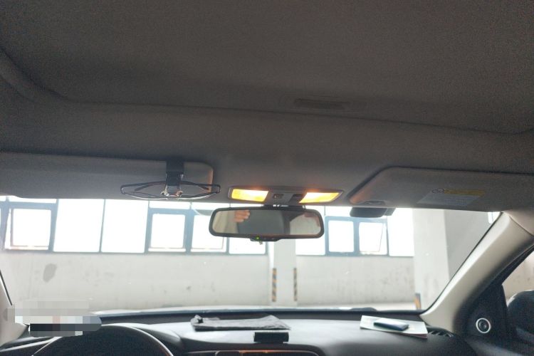 Used Mitsubishi Outlander 2019 2.4L 4x4 Zhi Xiang Edition 5 Seats China VI Standard Headliner