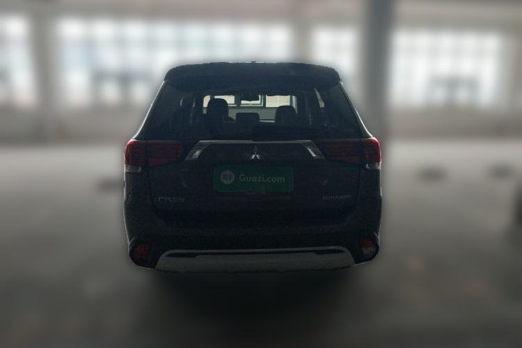 Used Mitsubishi Outlander 2019 2.4L 4x4 Zhi Xiang Edition 5 Seats China VI Standard Rear