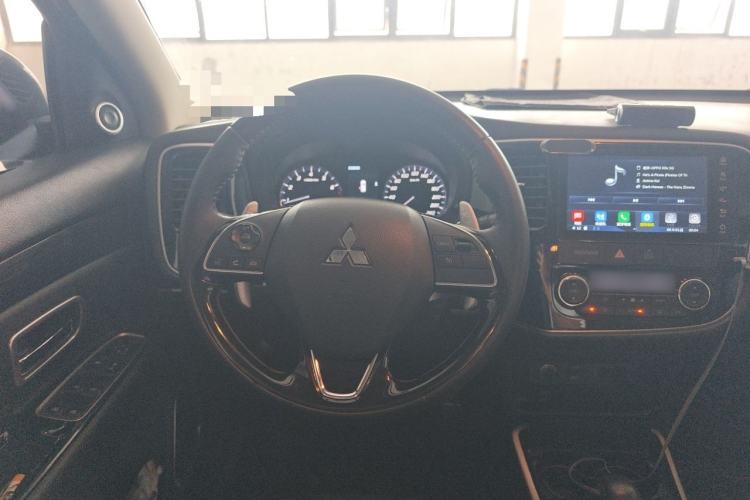 Used Mitsubishi Outlander 2019 2.4L 4x4 Zhi Xiang Edition 5 Seats China VI Standard Steering Wheel