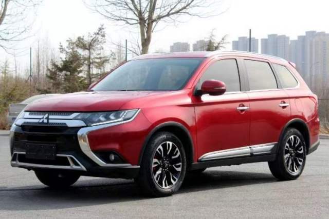 Used Mitsubishi Outlander 2019 2.4L 4x4 Zhi Xiang Edition 5 Seats China VI Standard