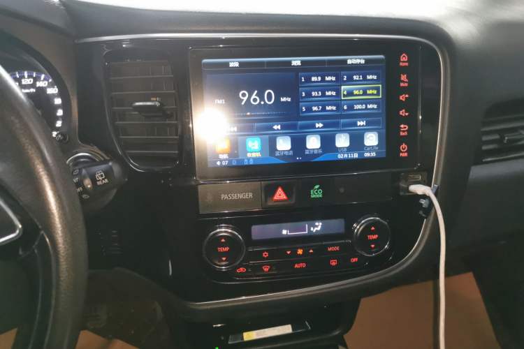 Used Mitsubishi Outlander 2019 2.0L Two-Wheel Drive Comfort Edition 5 Seats China VI Standard Audio And AC Panel