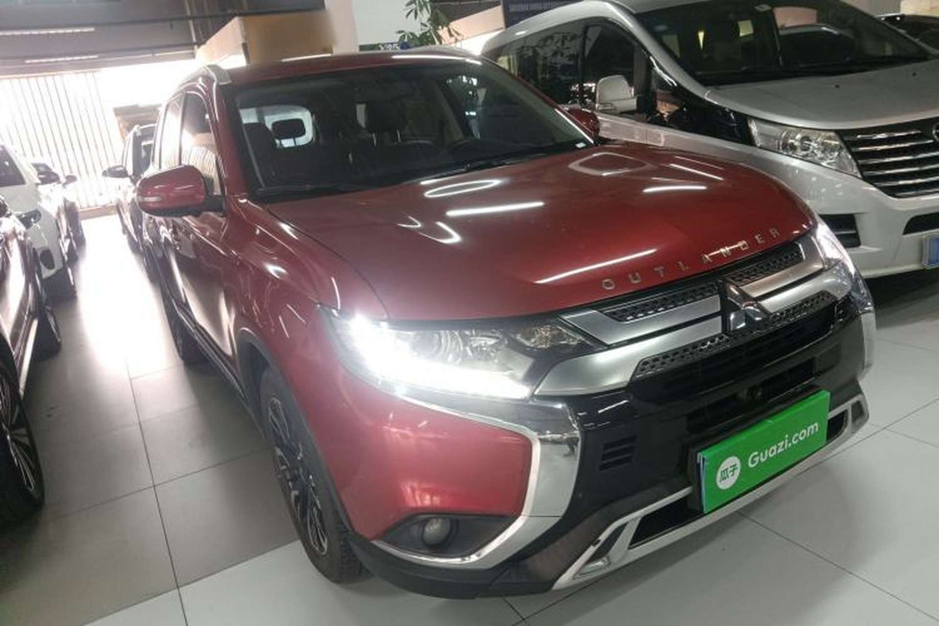 Used Mitsubishi Outlander 2019 2.0L Two-Wheel Drive Comfort Edition 7-Seater China VI Standard Exterior 2