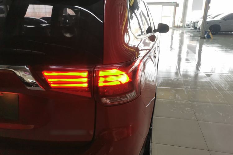 Used Mitsubishi Outlander 2019 2.0L Two-Wheel Drive Comfort Edition 5 Seats China VI Standard Exterior 3