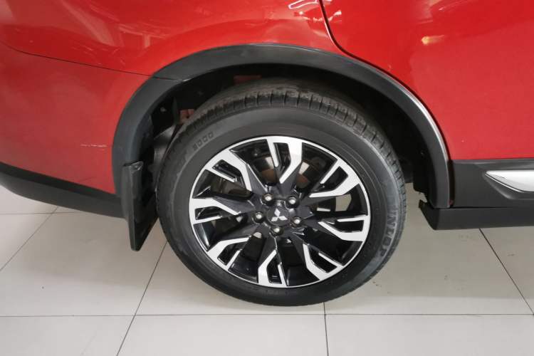Used Mitsubishi Outlander 2019 2.0L Two-Wheel Drive Comfort Edition 5 Seats China VI Standard Exterior 5