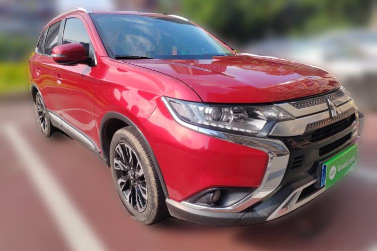 Used Mitsubishi Outlander 2019 2.0L Two-Wheel Drive Comfort Edition 5 Seats China VI Standard Front Right 45 Deg