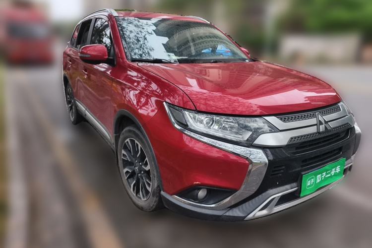 Used Mitsubishi Outlander 2019 2.0L Two-Wheel Drive Comfort Edition 5 Seats China VI Standard Front Right 45 Deg