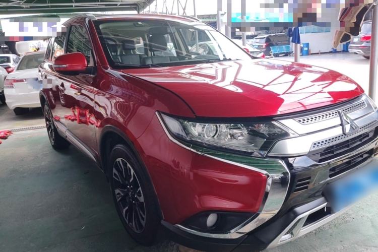 Used Mitsubishi Outlander 2019 2.0L Two-Wheel Drive Comfort Edition 5 Seats China VI Standard Front Right 45 Deg