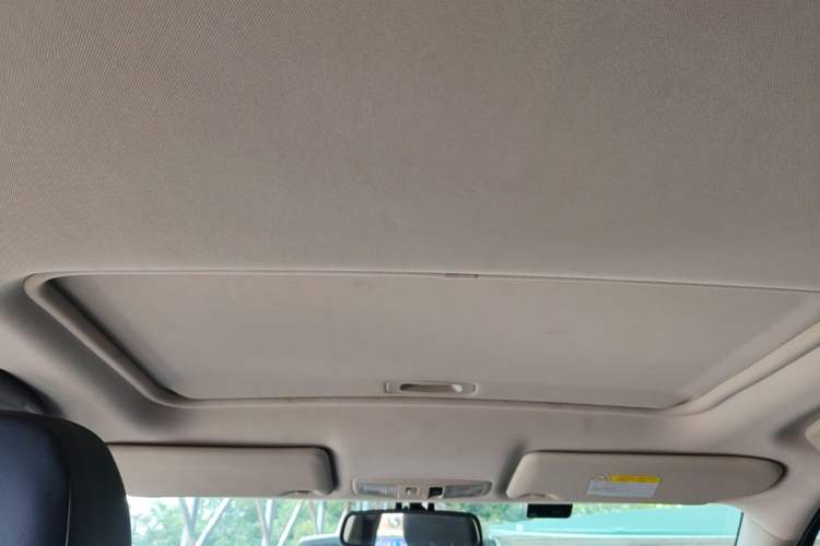 Used Mitsubishi Outlander 2019 2.0L Two-Wheel Drive Comfort Edition 5 Seats China VI Standard Headliner