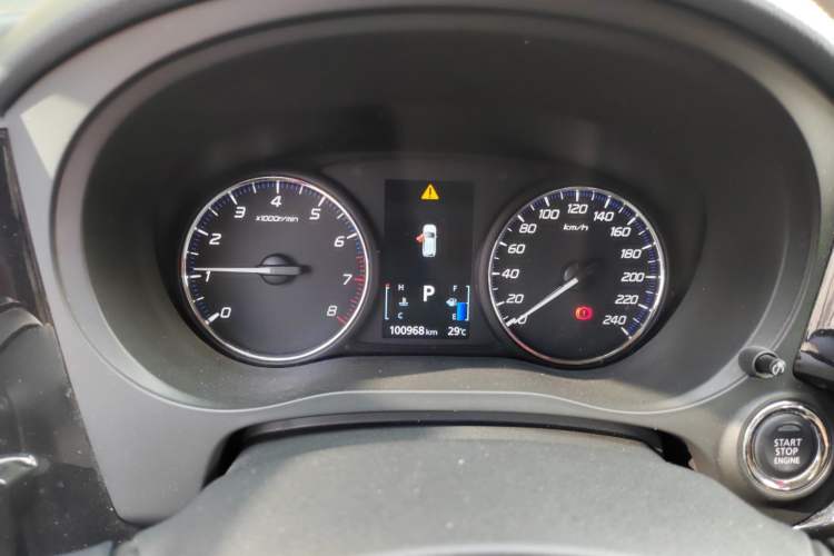 Used Mitsubishi Outlander 2019 2.0L Two-Wheel Drive Comfort Edition 5 Seats China VI Standard Instrument Cluster