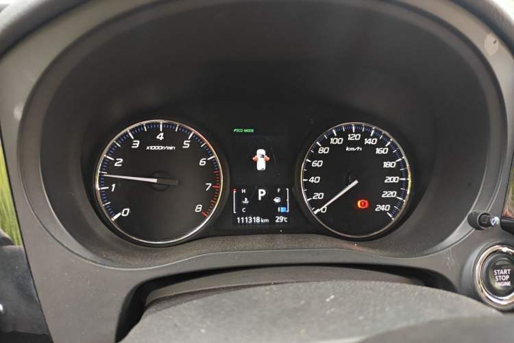 Used Mitsubishi Outlander 2019 2.0L Two-Wheel Drive Comfort Edition 7 Seats China V Emission Standard Instrument Cluster