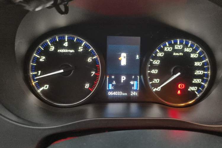 Used Mitsubishi Outlander 2019 2.0L Two-Wheel Drive Comfort Edition 5 Seats China VI Standard Instrument Cluster