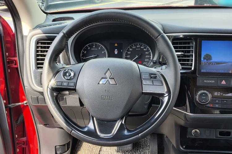 Used Mitsubishi Outlander 2019 2.0L Two-Wheel Drive Comfort Edition 5 Seats China VI Standard Interior 6