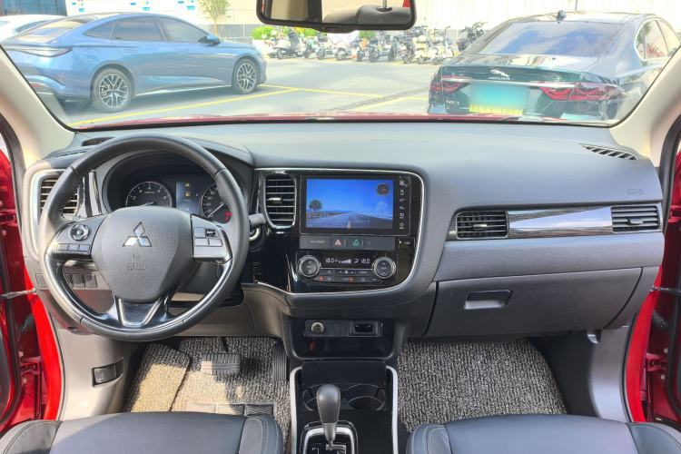 Used Mitsubishi Outlander 2019 2.0L Two-Wheel Drive Comfort Edition 5 Seats China VI Standard Interior 7