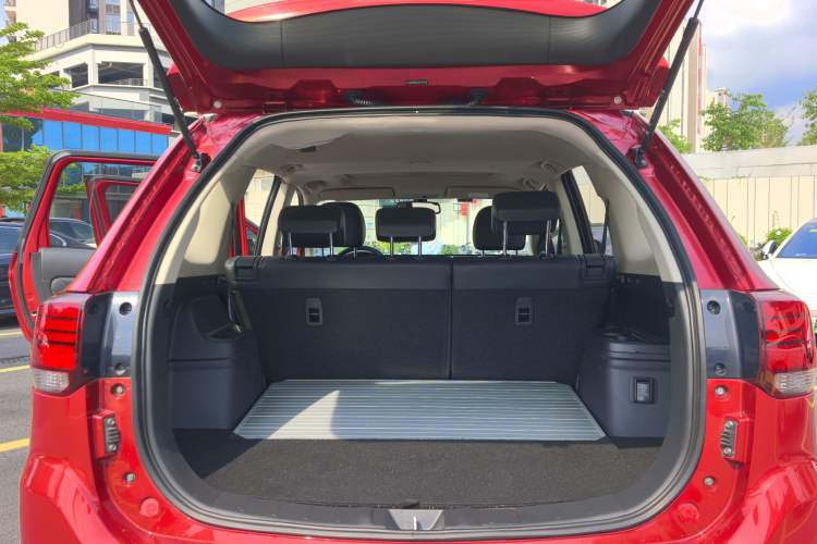 Used Mitsubishi Outlander 2019 2.0L Two-Wheel Drive Comfort Edition 5 Seats China VI Standard Interior 9