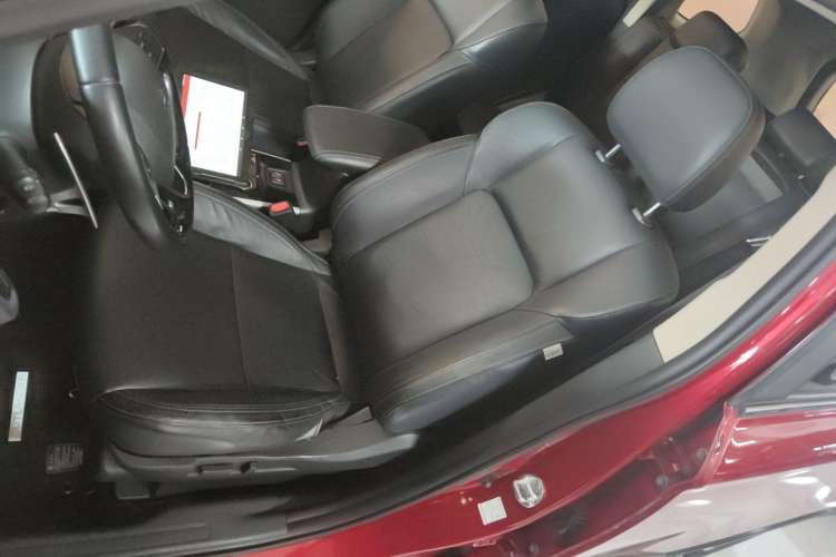 Used Mitsubishi Outlander 2019 2.4L 4x4 Zhi Xiang Edition 5 Seats China VI Standard Left Front Seat