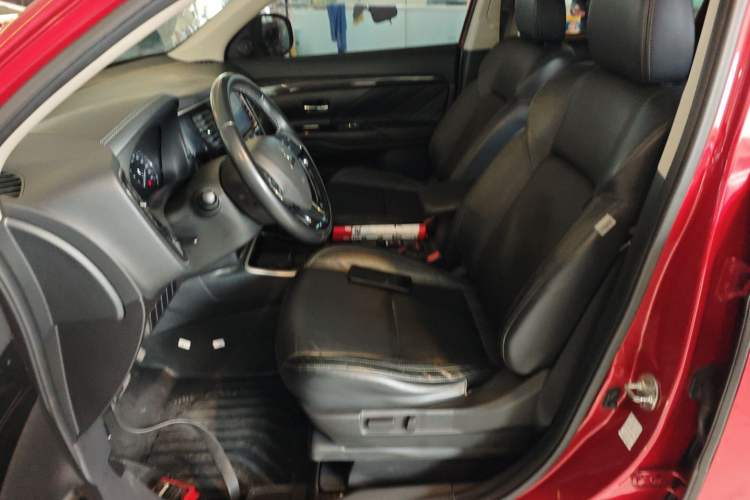 Used Mitsubishi Outlander 2019 2.0L Two-Wheel Drive Comfort Edition 5 Seats China VI Standard Left Front Seat