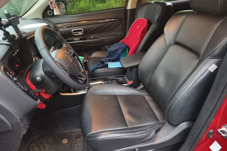 Used Mitsubishi Outlander 2019 2.0L Two-Wheel Drive Comfort Edition 5 Seats China VI Standard Left Front Seat