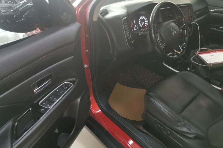 Used Mitsubishi Outlander 2019 2.0L Two-Wheel Drive Comfort Edition 5 Seats China VI Standard Left Front Seat