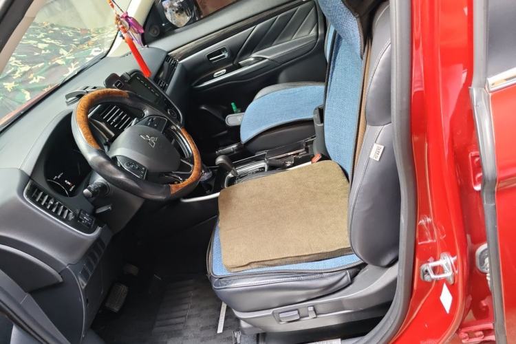 Used Mitsubishi Outlander 2019 2.0L Two-Wheel Drive Comfort Edition 5 Seats China V Standard Left Front Seat