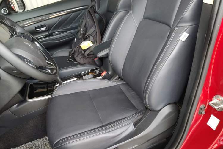 Used Mitsubishi Outlander 2019 2.0L Two-Wheel Drive Comfort Edition 5 Seats China VI Standard Left Front Seat