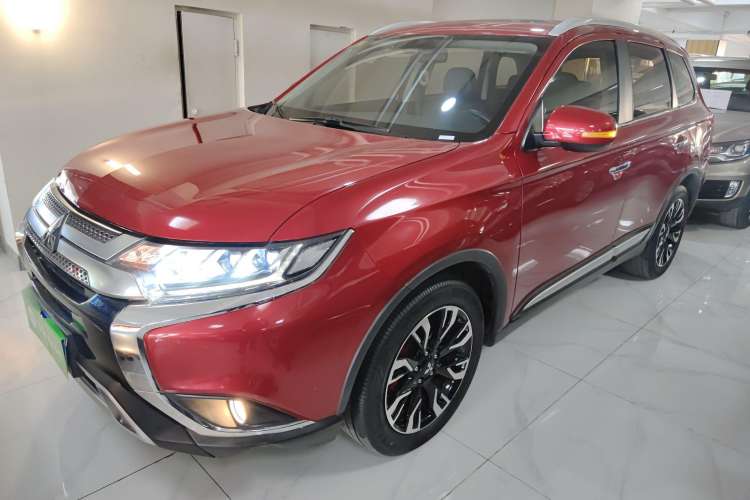 Used Mitsubishi Outlander 2019 2.4L 4x4 Zhi Xiang Edition 5 Seats China VI Standard Left Side