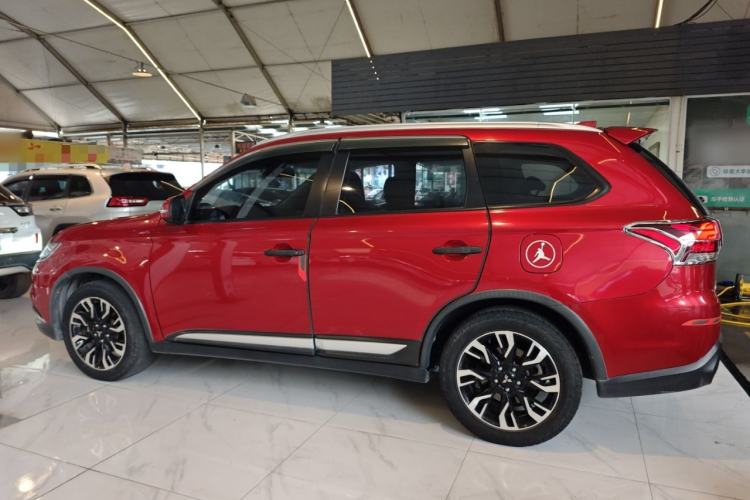 Used Mitsubishi Outlander 2019 2.0L Two-Wheel Drive Comfort Edition 5 Seats China VI Standard Left Side