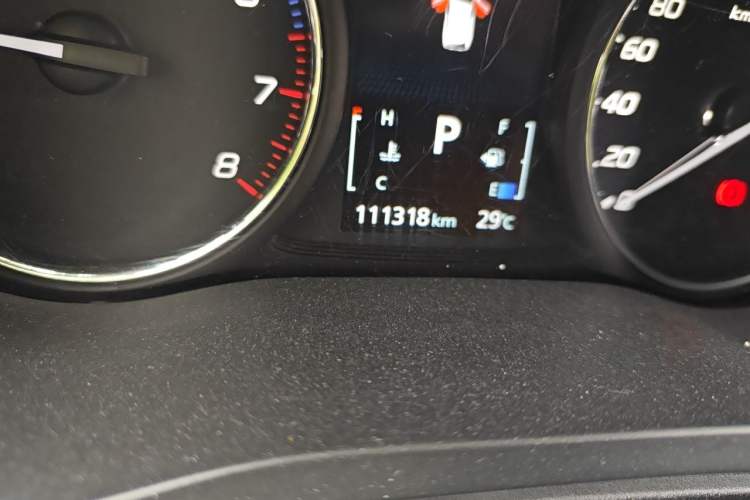 Used Mitsubishi Outlander 2019 2.0L Two-Wheel Drive Comfort Edition 7 Seats China V Emission Standard Odometer Close Up