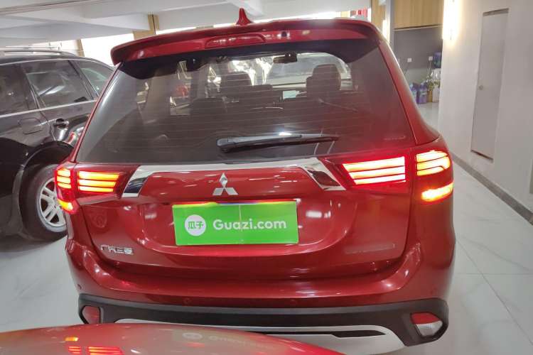 Used Mitsubishi Outlander 2019 2.4L 4x4 Zhi Xiang Edition 5 Seats China VI Standard Rear