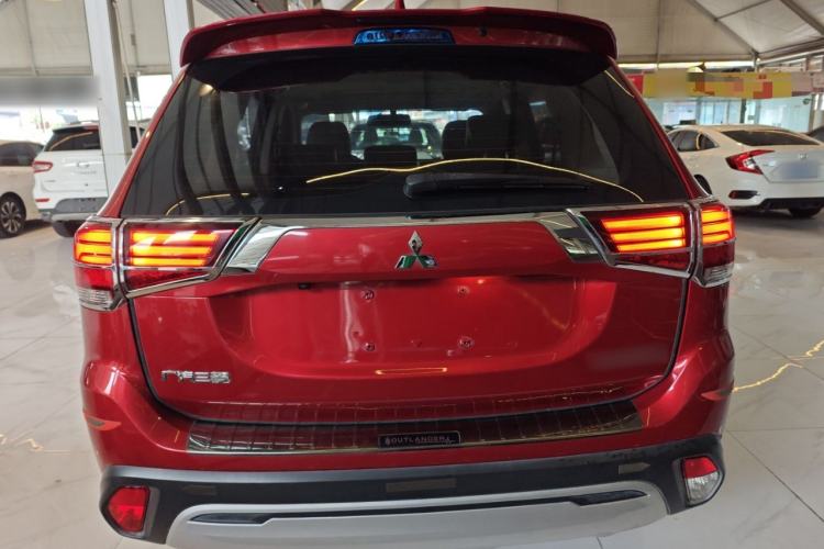 Used Mitsubishi Outlander 2019 2.0L Two-Wheel Drive Comfort Edition 5 Seats China VI Standard Rear