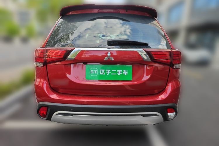 Used Mitsubishi Outlander 2019 2.0L Two-Wheel Drive Comfort Edition 7 Seats China V Emission Standard Rear