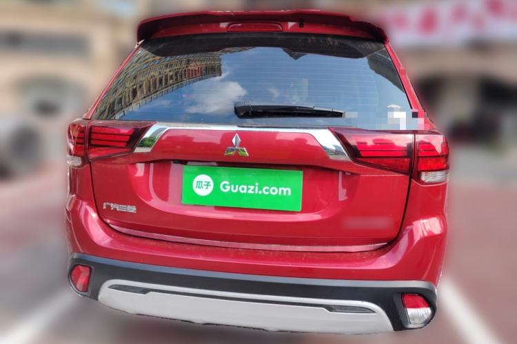 Used Mitsubishi Outlander 2019 2.0L Two-Wheel Drive Comfort Edition 5 Seats China VI Standard Rear