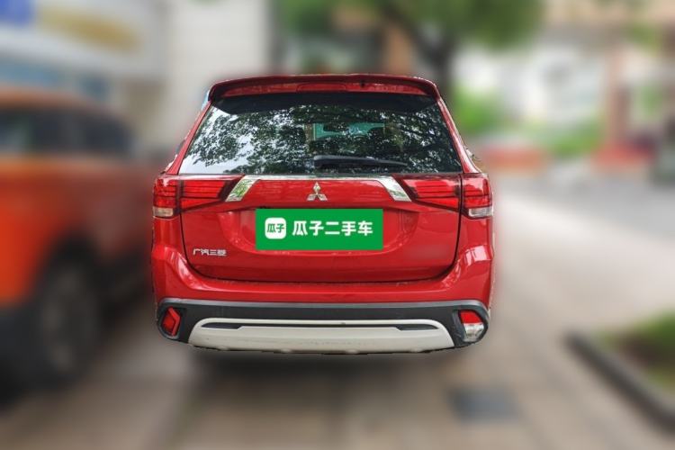 Used Mitsubishi Outlander 2019 2.0L Two-Wheel Drive Comfort Edition 7 Seats China V Emission Standard Rear