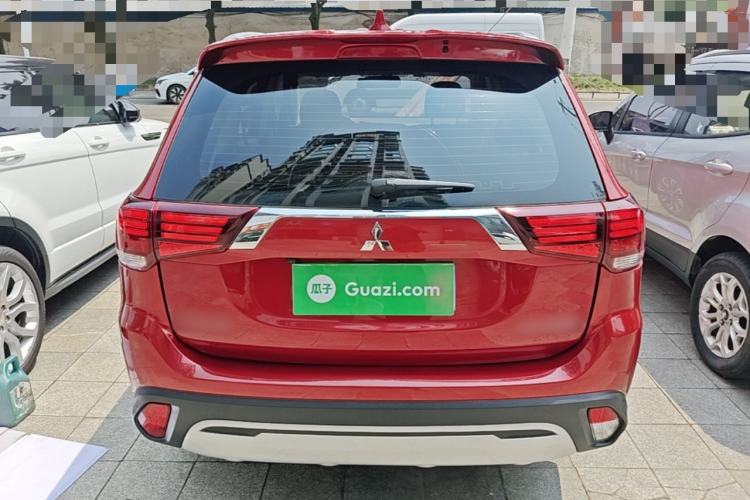 Used Mitsubishi Outlander 2019 2.0L Two-Wheel Drive Comfort Edition 5 Seats China VI Standard Rear