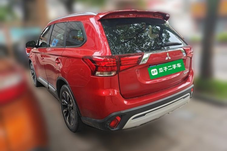 Used Mitsubishi Outlander 2019 2.0L Two-Wheel Drive Comfort Edition 7 Seats China V Emission Standard Rear Left 45 Deg