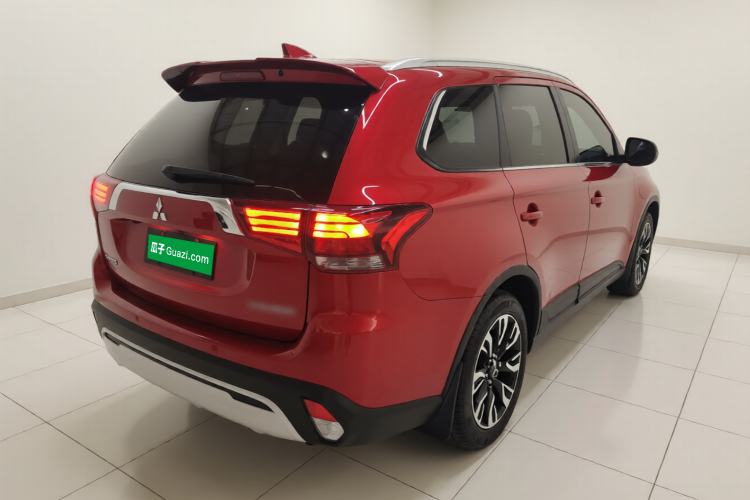 Used Mitsubishi Outlander 2019 2.0L Two-Wheel Drive Comfort Edition 5 Seats China VI Standard Rear Right 45 Deg