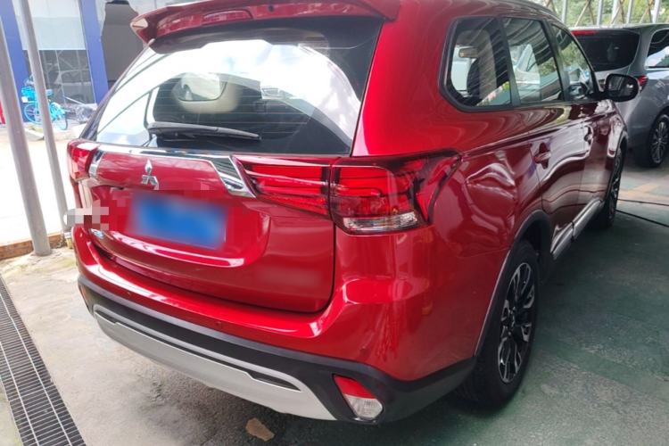 Used Mitsubishi Outlander 2019 2.0L Two-Wheel Drive Comfort Edition 5 Seats China VI Standard Rear Right 45 Deg