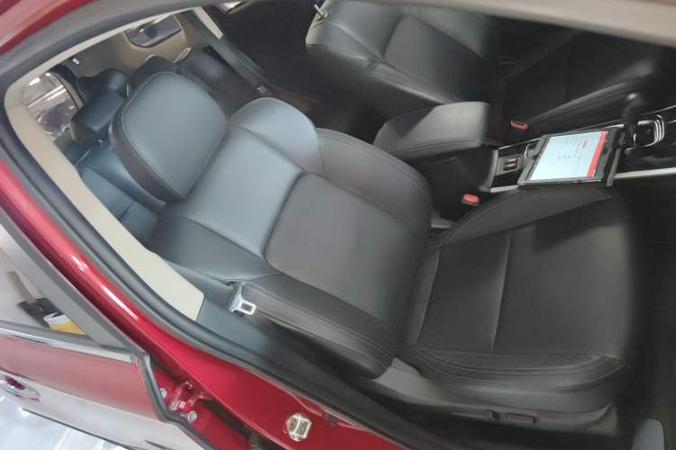 Used Mitsubishi Outlander 2019 2.4L 4x4 Zhi Xiang Edition 5 Seats China VI Standard Right Front Seat