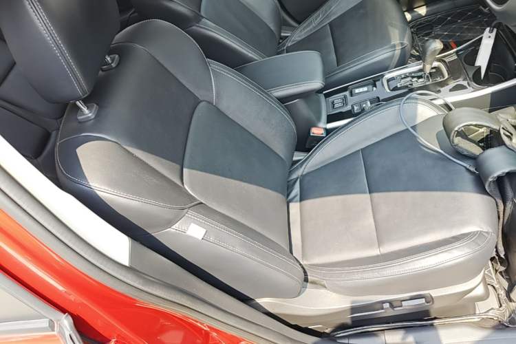 Used Mitsubishi Outlander 2019 2.0L Two-Wheel Drive Comfort Edition 5 Seats China VI Standard Right Front Seat