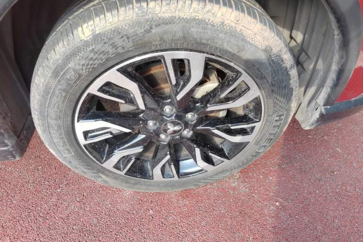 Used Mitsubishi Outlander 2019 2.0L Two-Wheel Drive Comfort Edition 5 Seats China VI Standard Right Front Wheel Hub