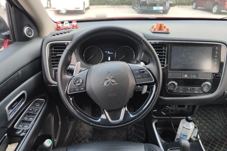 Used Mitsubishi Outlander 2019 2.4L 4x4 Zhi Xiang Edition 5 Seats China VI Standard Steering Wheel