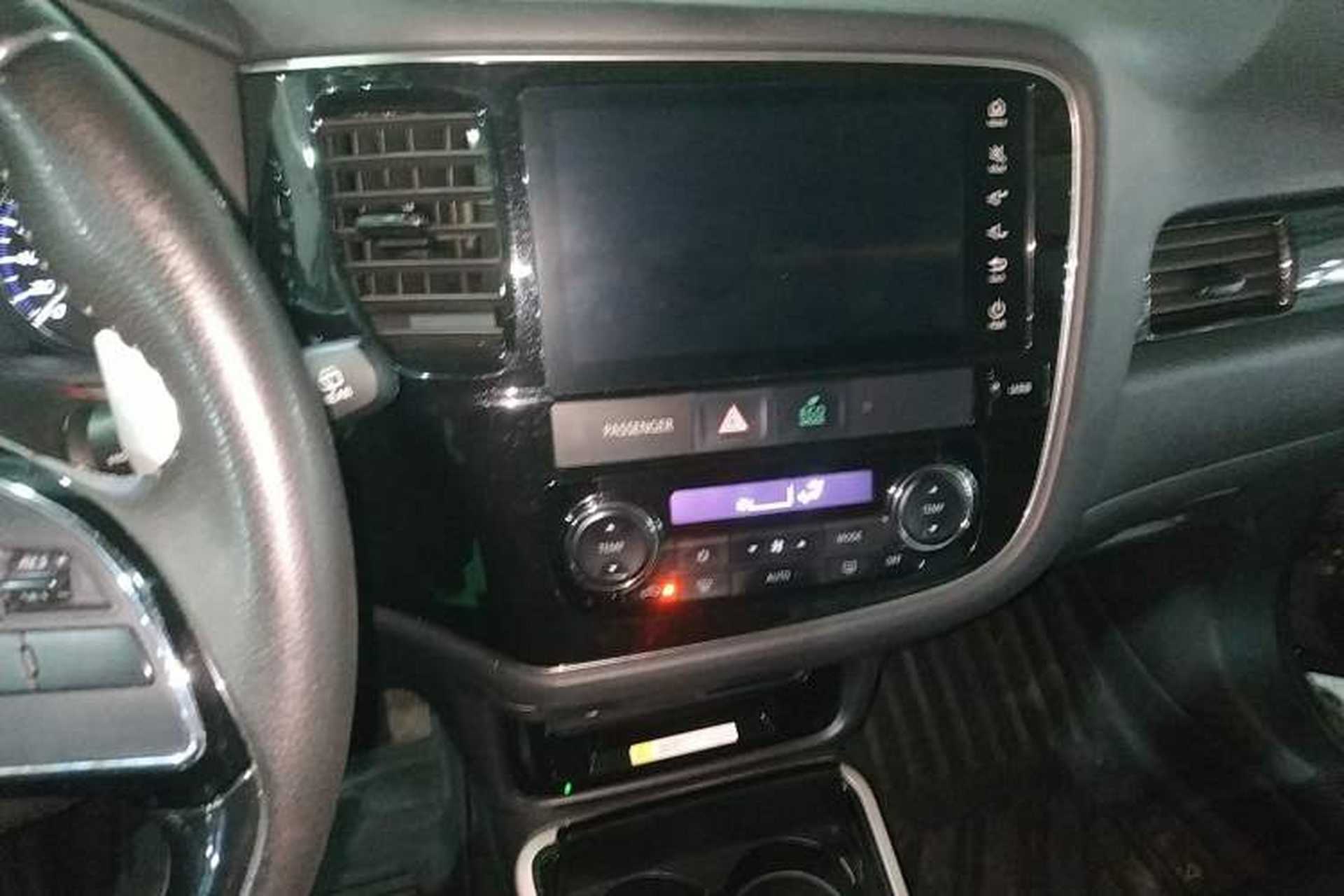 Used Mitsubishi Outlander 2019 2.4L 4x4 Zhi Xiang Edition 5 Seats China VI Standard Audio And AC Panel