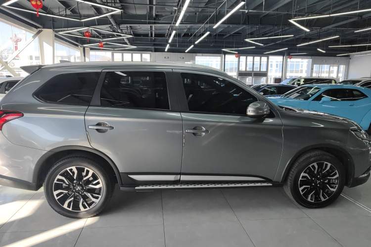 Used Mitsubishi Outlander 2019 2.0L Two-Wheel Drive Comfort Edition 5 Seats China VI Standard Exterior 2