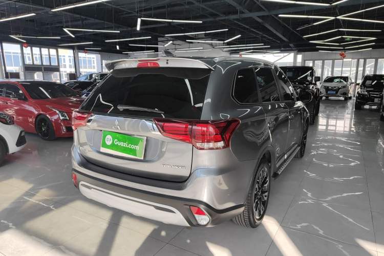 Used Mitsubishi Outlander 2019 2.0L Two-Wheel Drive Comfort Edition 5 Seats China VI Standard Exterior 3
