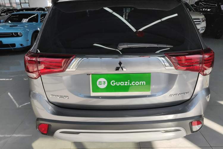 Used Mitsubishi Outlander 2019 2.0L Two-Wheel Drive Comfort Edition 5 Seats China VI Standard Exterior 4