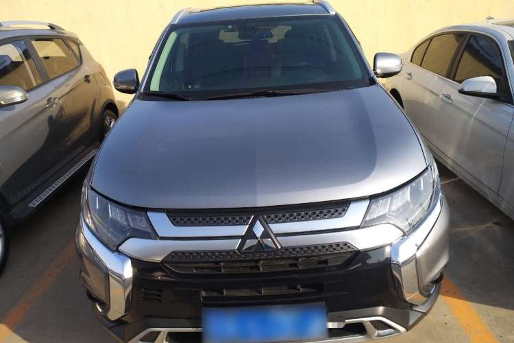 Used Mitsubishi Outlander 2019 2.4L 4x4 Zhi Xiang Edition 5 Seats China VI Standard Front