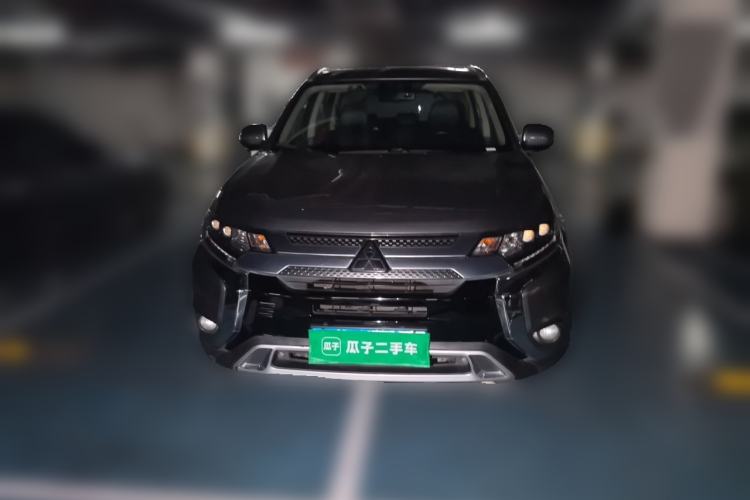 Used Mitsubishi Outlander 2019 2.4L 4x4 Zhi Xiang Edition 7 Seats China VI Standard Front
